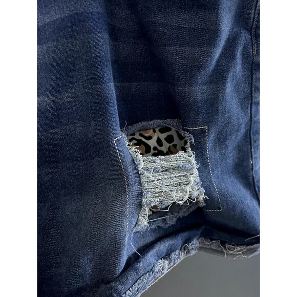 Surprise Jean Shorts Size 5XL with Animal Print Distressing Stretchy - Picture 6 of 10